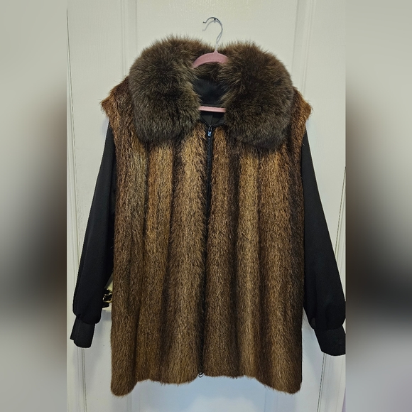 Vintage Real Nutria Fur Coat - Fur vest with sleeves hand-sewn on - Picture 6 of 11